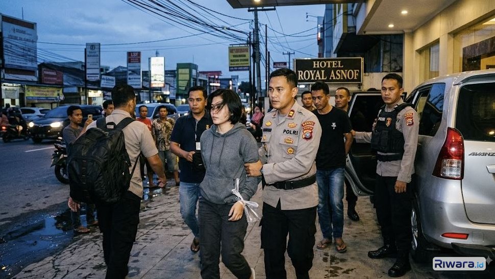 Ilustrasi penangkapan komplotan pengedar sabu dibuat dengan bantuan Gemini AI
